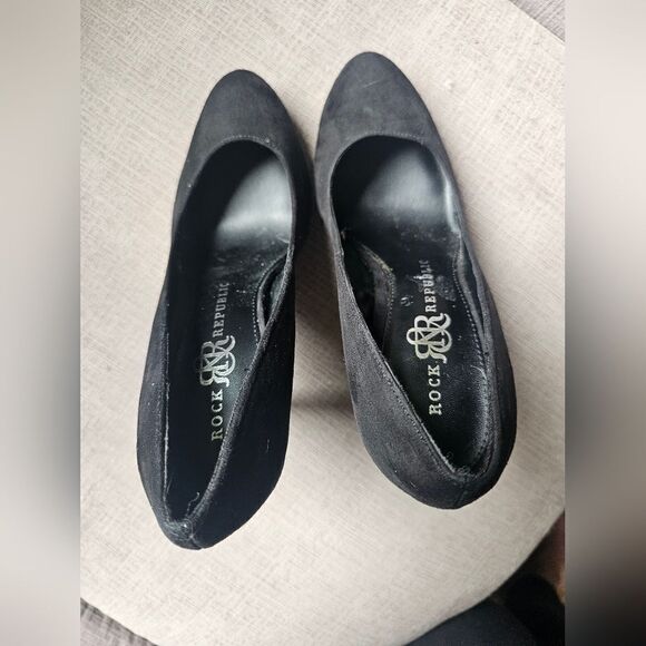 Rock & Republic black suede heels sz 7.5 - Picture 4 of 7